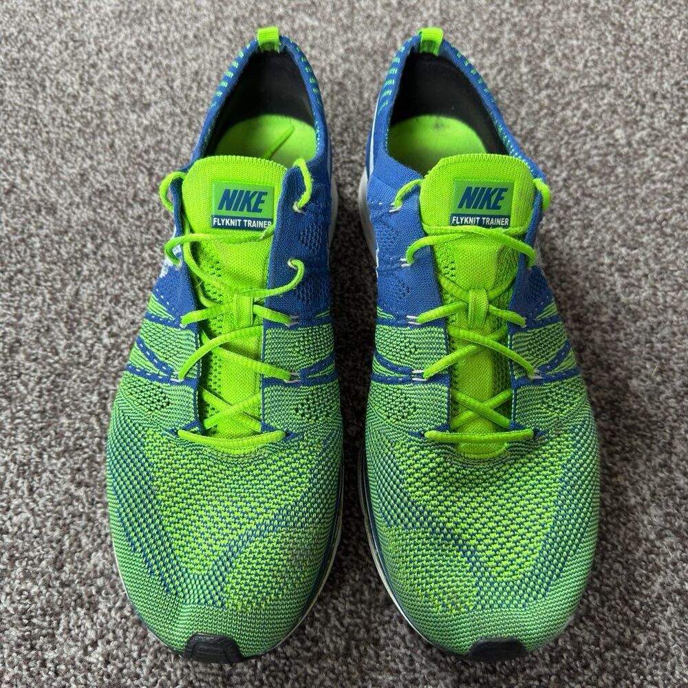 RARE Men’s Nike size 12 fly knit trainers